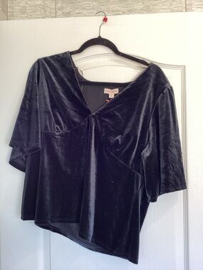 Knox Rose Black Velvet V-Neck Short Sleeve Top 2XL BNWT